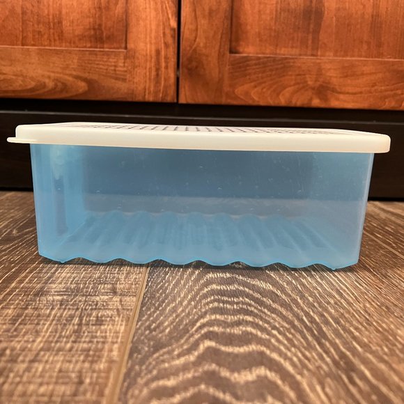 Tupperware Fridgesmart Medium Blue Vented Container - Picture 3 of 12